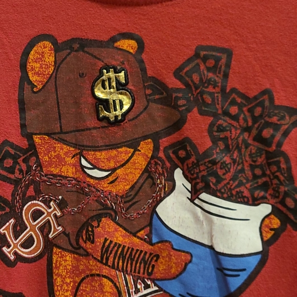 Men's L Switch Remarkable Red Pooh Winning T-shirt - Picture 7 of 9